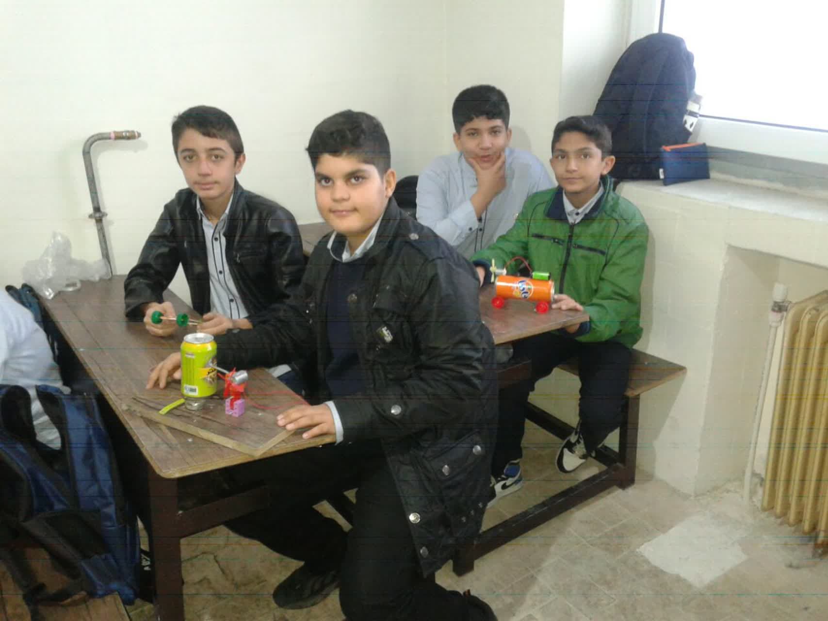  دبیرستان دوره اول پدیده