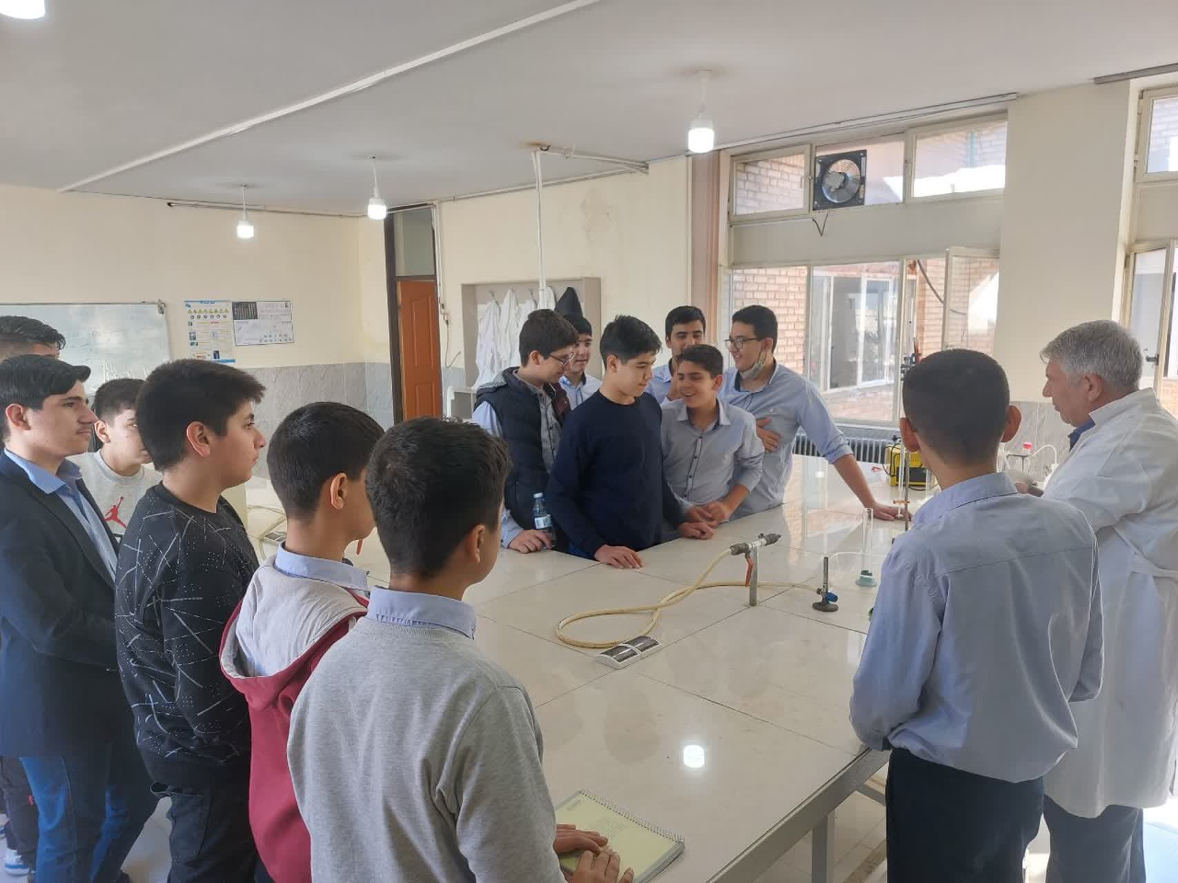 استفاده از آزمایشگاه باقر العلوم