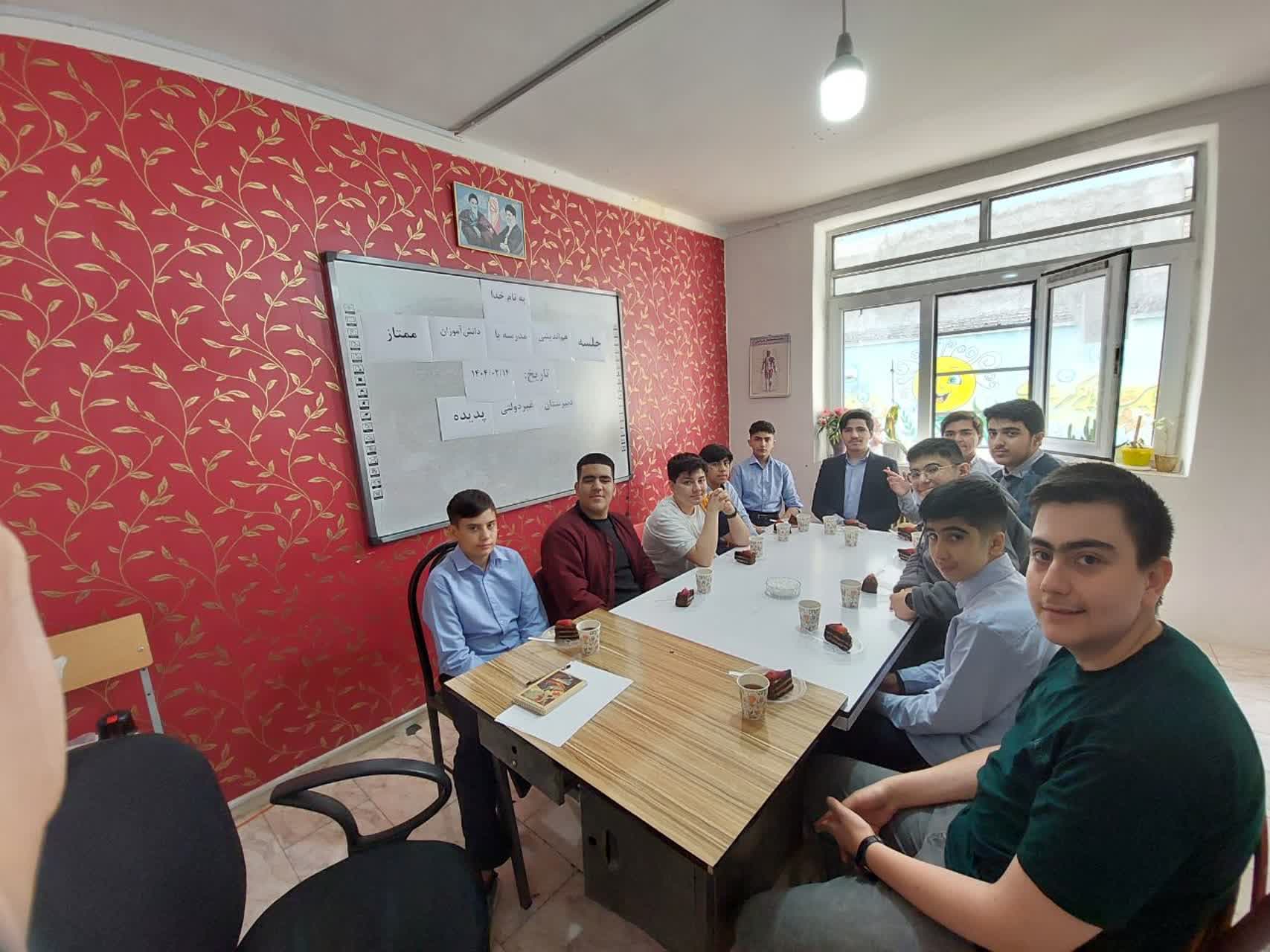 جلسه هم انديشی با دانش آموزان ممتاز