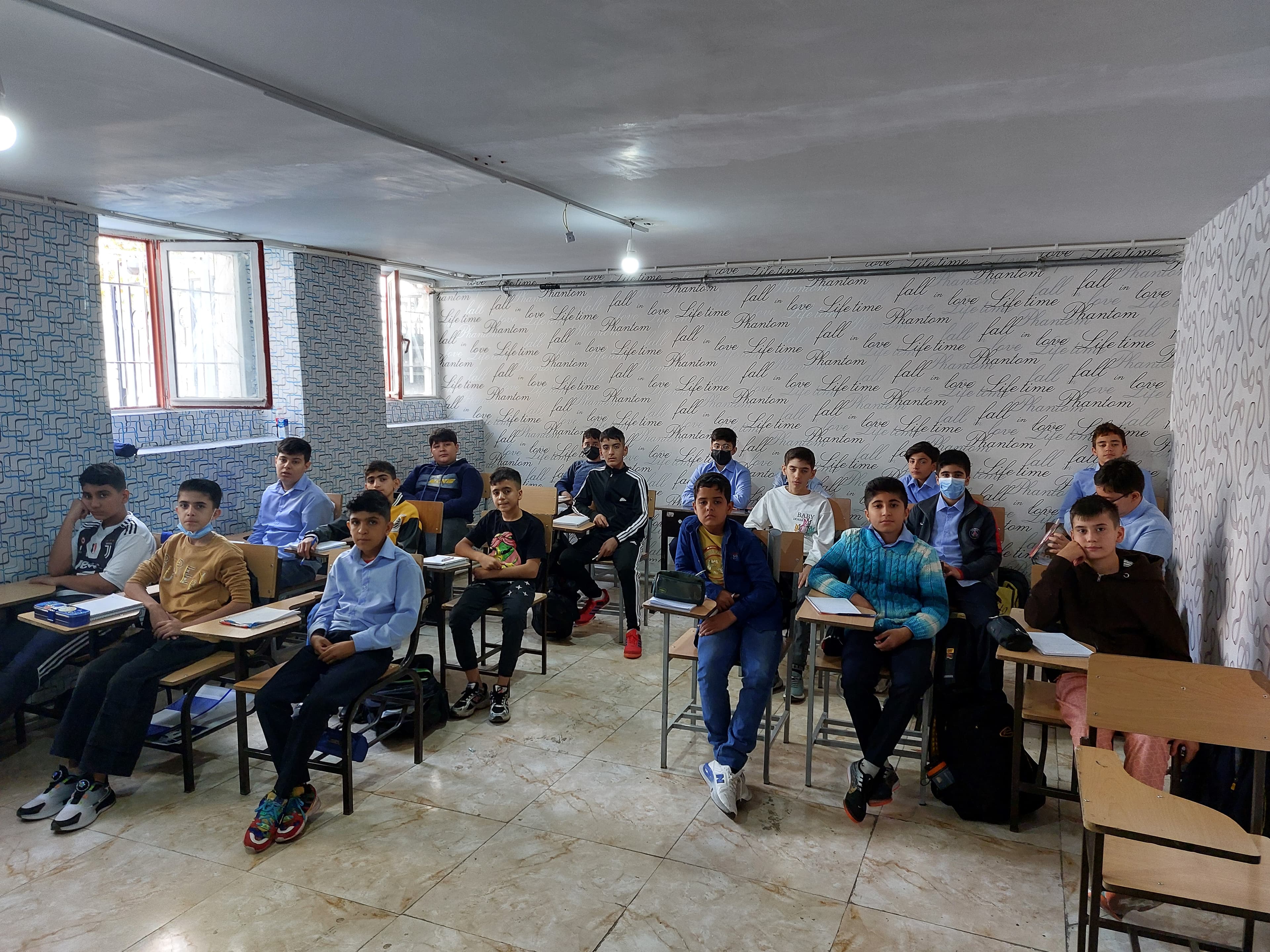 دبیرستان دوره اول پدیده